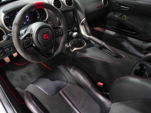 Used 2016 Dodge Viper ACR RWD image 2