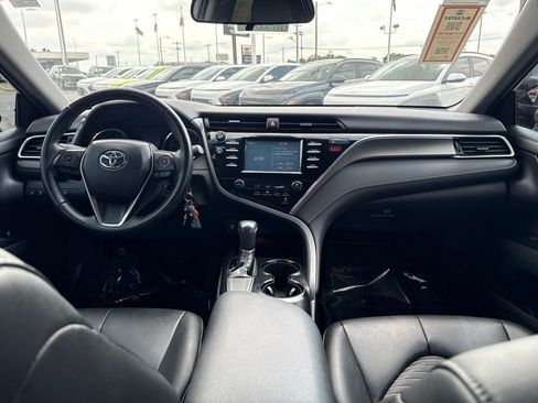 Used 2018 Toyota Camry SE FWD image 32
