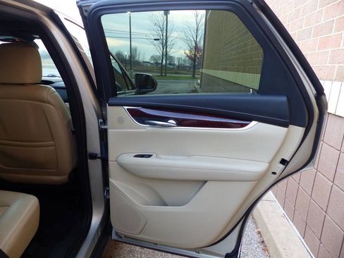 Used 2017 Cadillac XT5 Luxury w/ Driver Awareness Package image 47