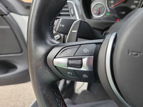 Used 2020 BMW M4 Convertible image 15