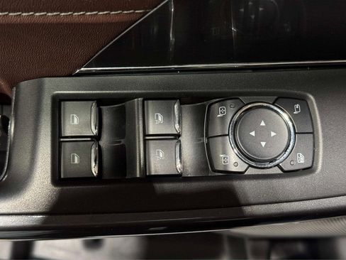 Used 2022 Ford F150 Lariat w/ Equipment Group 502A High image 9