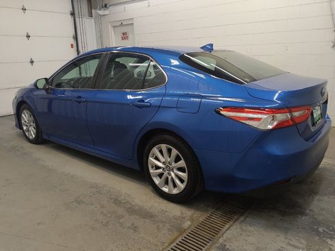 Used 2019 Toyota Camry LE FWD image 3