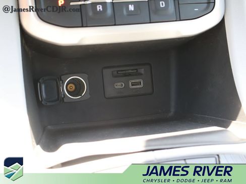 Used 2020 GMC Acadia SLT w/ Driver Alert Package II FWD image 37