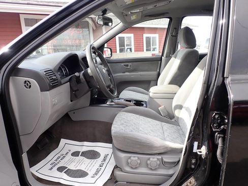 Used 2008 Kia Sorento 2WD image 8