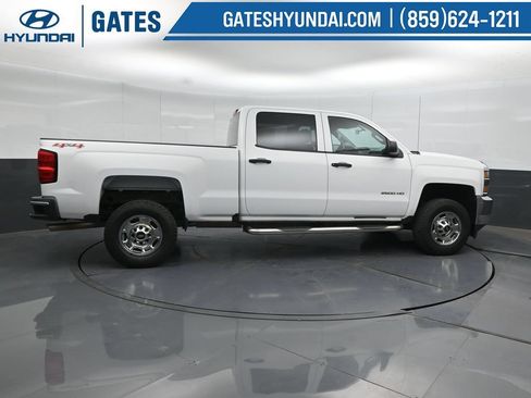 Used 2016 Chevrolet Silverado 2500 W/T AWD/4WD image 3