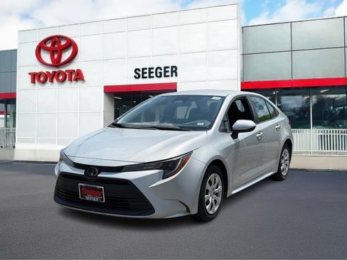 Used 2023 Toyota Corolla LE FWD image 10