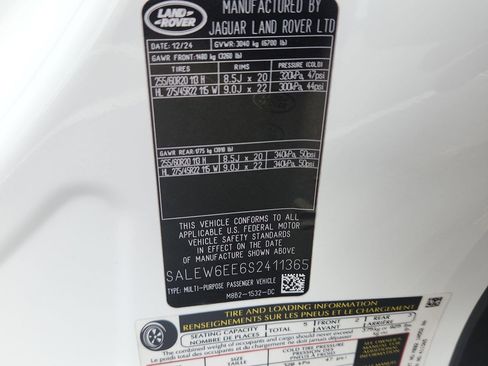 Certified 2025 Land Rover Defender 90 V8 AWD/4WD image 19