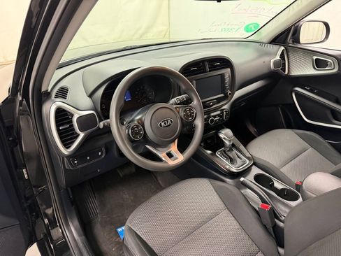 Used 2021 Kia Soul LX image 20