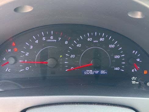 Used 2010 Toyota Camry LE FWD image 18