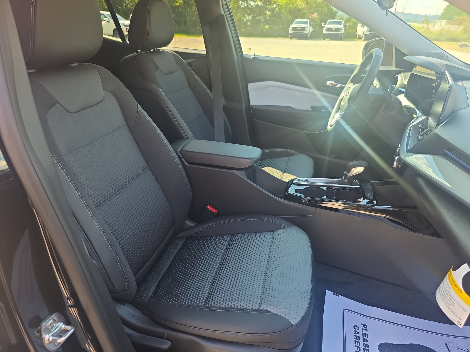 New 2026 Chevrolet Trax LT w/ Midnight Edition FWD image 23