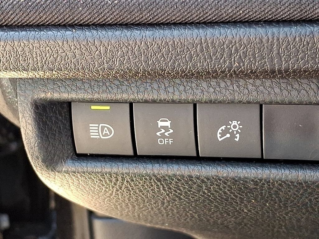 Used 2025 Toyota Camry LE FWD image 25
