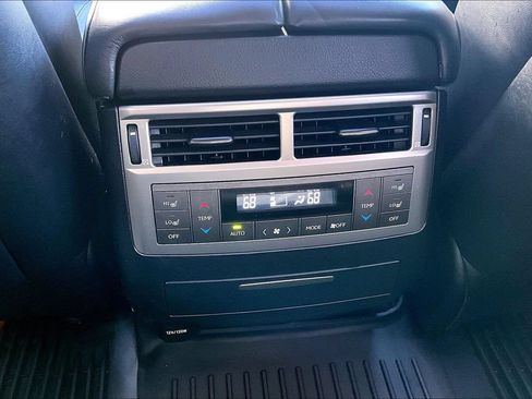 Used 2013 Lexus LX 570 4WD w/ Luxury Pkg image 11