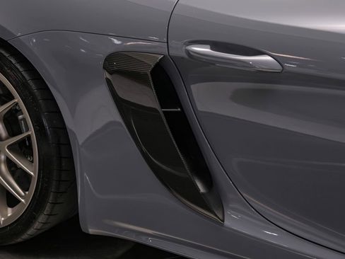 Used 2025 Porsche 718 Cayman GT4 RS w/ Weissach Package RWD image 42