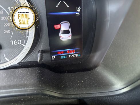 Used 2022 Toyota Corolla LE image 17