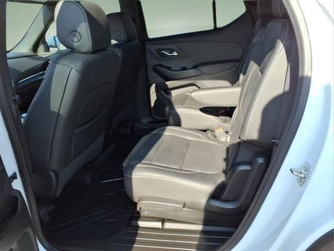 Used 2023 Chevrolet Traverse LT w/ LPO, Floor Liner Package FWD image 11