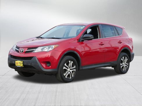 Used 2015 Toyota RAV4 LE image 3