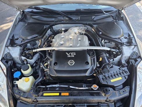 Used 2005 Nissan 350Z Touring image 10