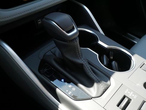 Certified 2026 Toyota Highlander XLE image 24