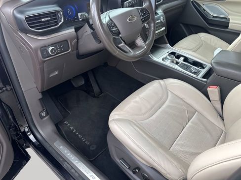 Used 2020 Ford Explorer Platinum w/ Premium Technology Package AWD/4WD image 28