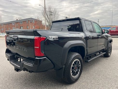 Used 2024 Toyota Tacoma TRD Sport image 5