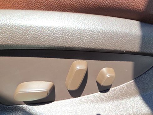 Used 2019 Chevrolet Suburban Premier image 30