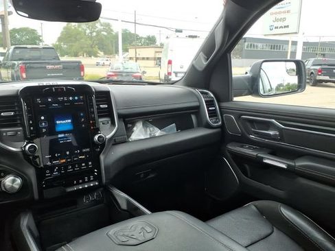 Used 2023 RAM 1500 Laramie AWD/4WD image 13