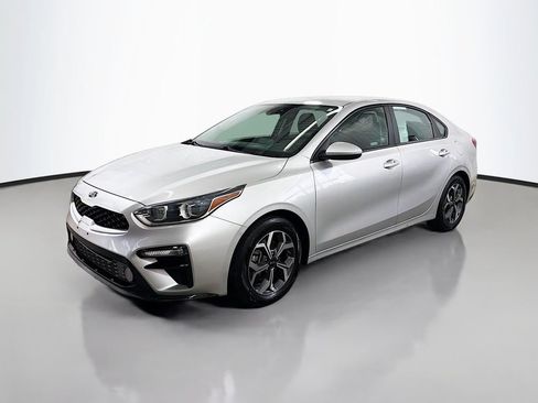 Used 2019 Kia Forte LXS FWD image 5