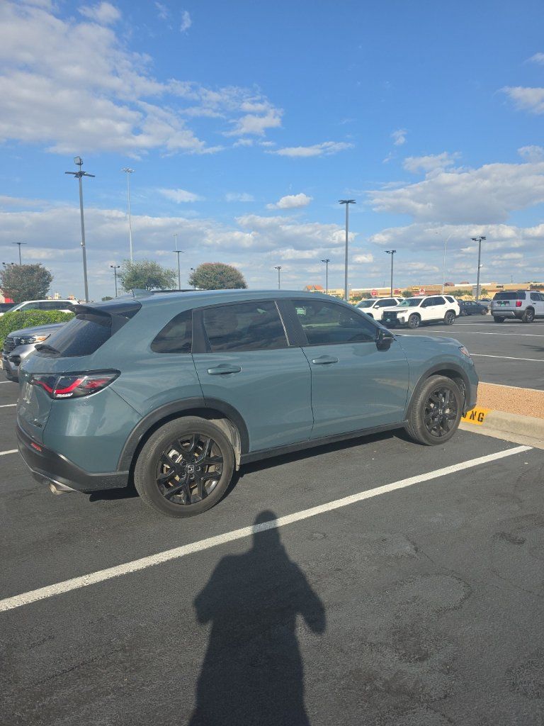 Used 2025 Honda HR-V Sport image 2