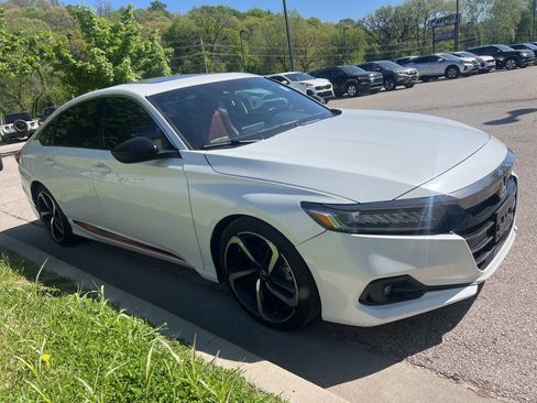 Used 2022 Honda Accord Sport image 3
