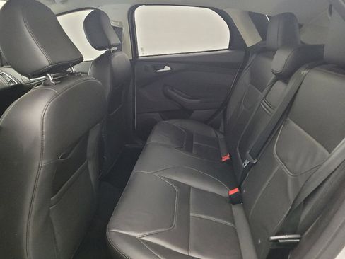 Used 2016 Ford Focus Titanium w/ Titanium Technology Package FWD image 18