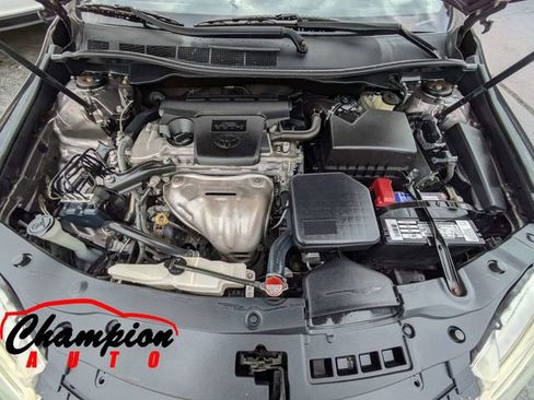 Used 2016 Toyota Camry SE image 15