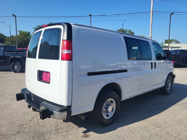 Used 2019 Chevrolet Express 2500 w/ Driver Convenience Package RWD image 7