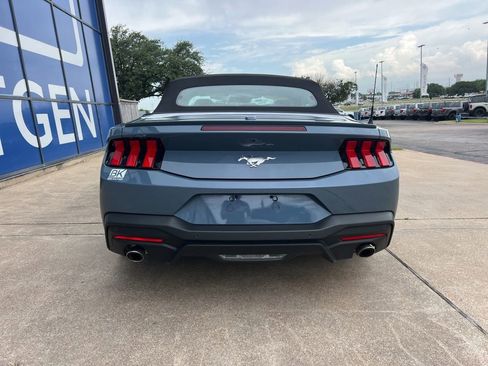 Used 2025 Ford Mustang Premium RWD image 7