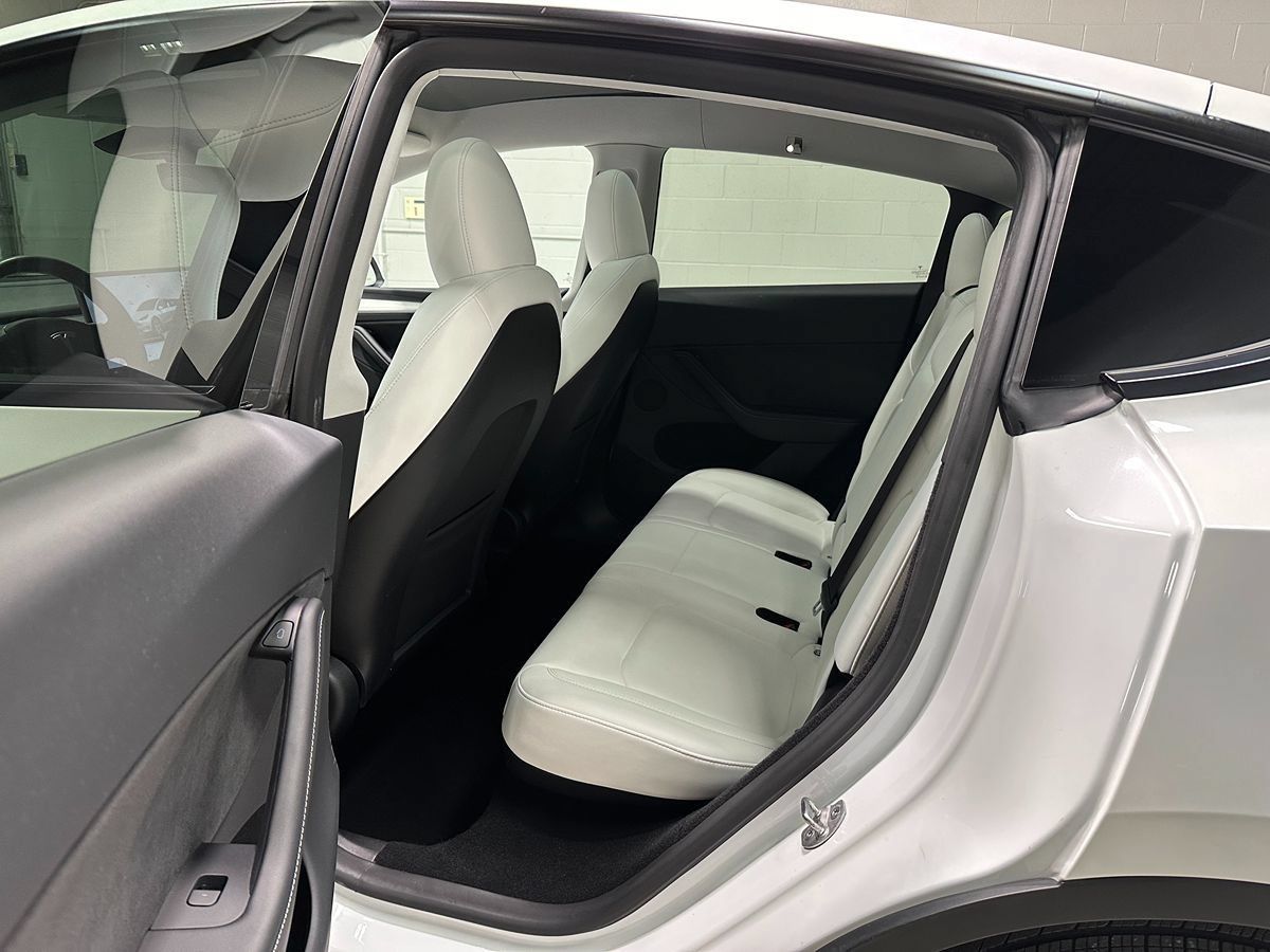 Used 2023 Tesla Model Y AWD image 22