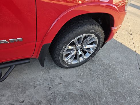 Used 2019 RAM 1500 Laramie image 12