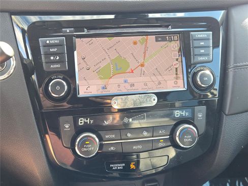 Used 2020 Nissan Rogue SL w/ Premium Package image 29