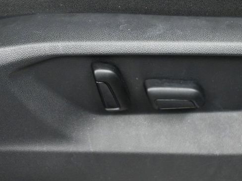 Used 2023 Volkswagen Atlas Cross Sport SEL R-Line image 38