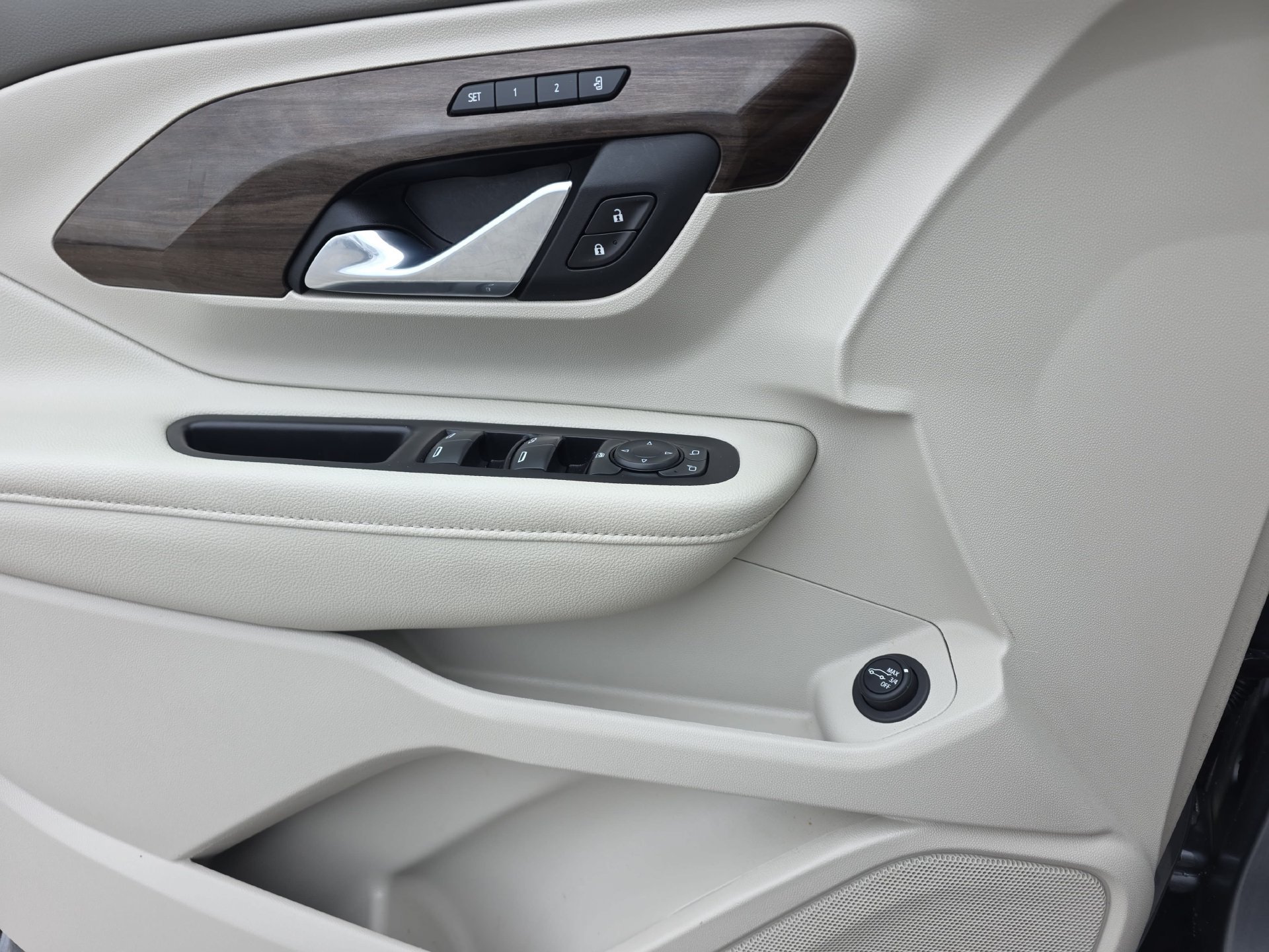 Used 2020 GMC Terrain Denali w/ Denali Premium Package FWD image 26
