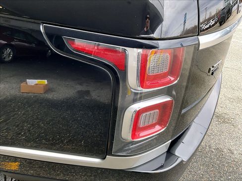 Used 2020 Land Rover Range Rover HSE image 35