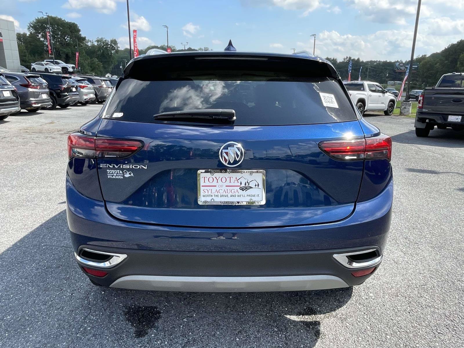 Used 2023 Buick Envision Preferred FWD image 3