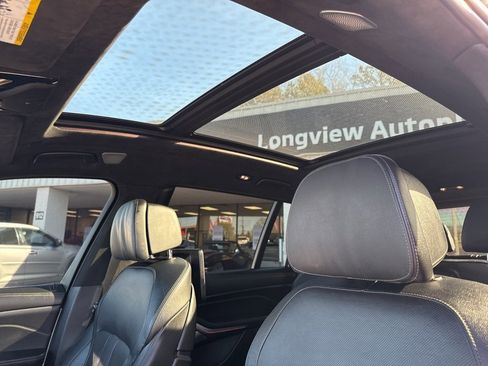 Used 2020 BMW X7 M50i w/ Dynamic Handling Package image 21