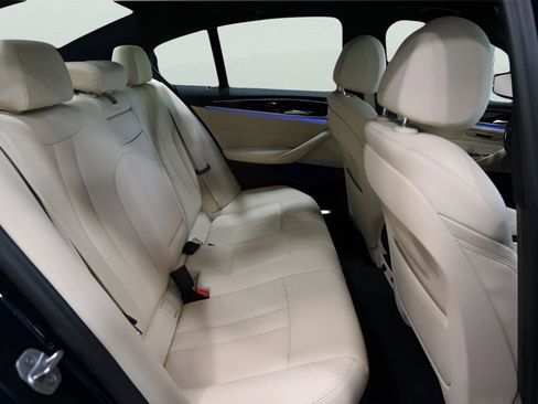 Used 2020 BMW 530i xDrive w/ Convenience Package AWD/4WD image 19