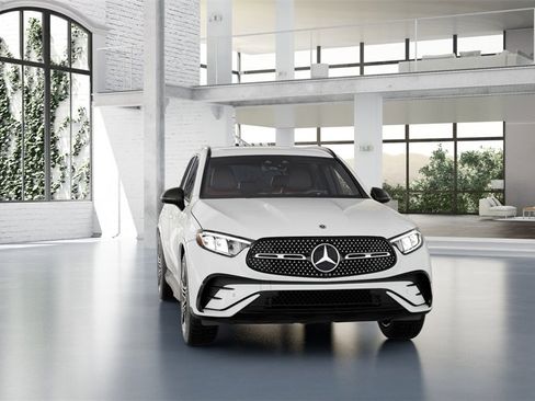 New 2025 Mercedes-Benz GLC 300 4MATIC image 3
