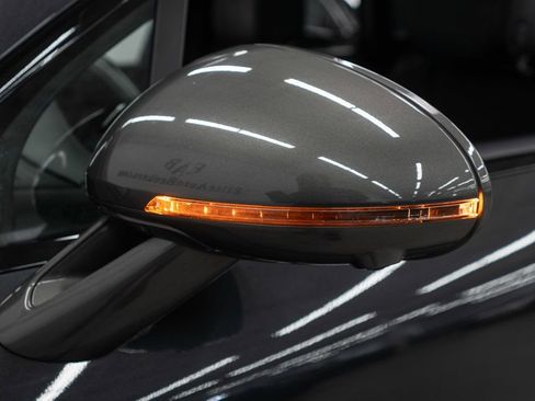 Used 2023 Porsche Macan Turbo image 47