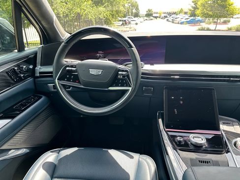 Used 2025 Cadillac Escalade IQ Luxury 2 w/ LPO, Premium Carpet Package AWD/4WD image 35