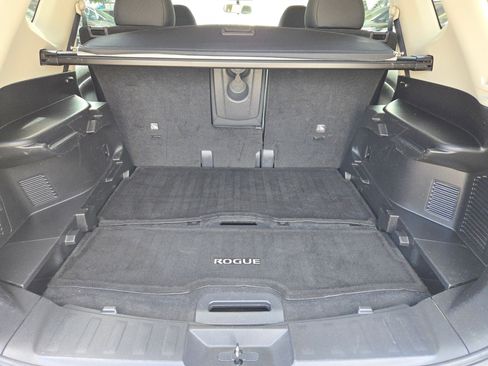 Used 2018 Nissan Rogue SV FWD image 24