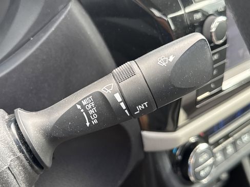 Used 2016 Toyota Corolla LE image 17