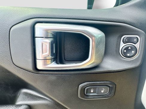 Used 2023 Jeep Wrangler Unlimited Sport AWD/4WD image 19