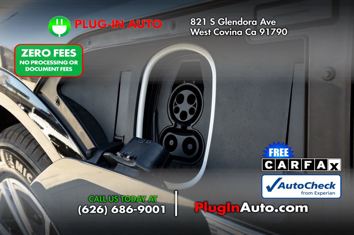 Used 2024 Cadillac Lyriq Luxury w/ LPO, Floor Liner Package RWD image 13