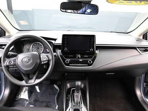 Used 2022 Toyota Corolla LE FWD image 9
